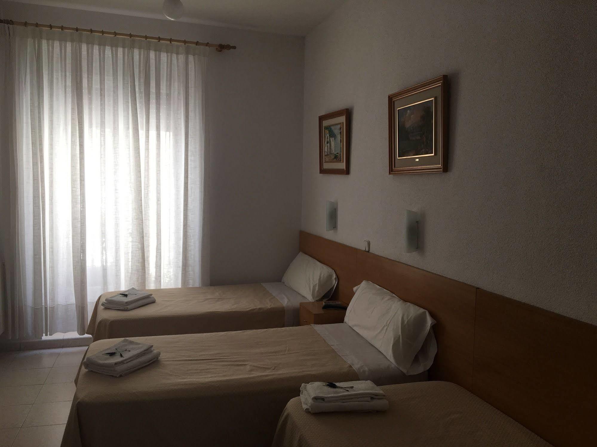 Hostal R. Lido Μαδρίτη Εξωτερικό φωτογραφία