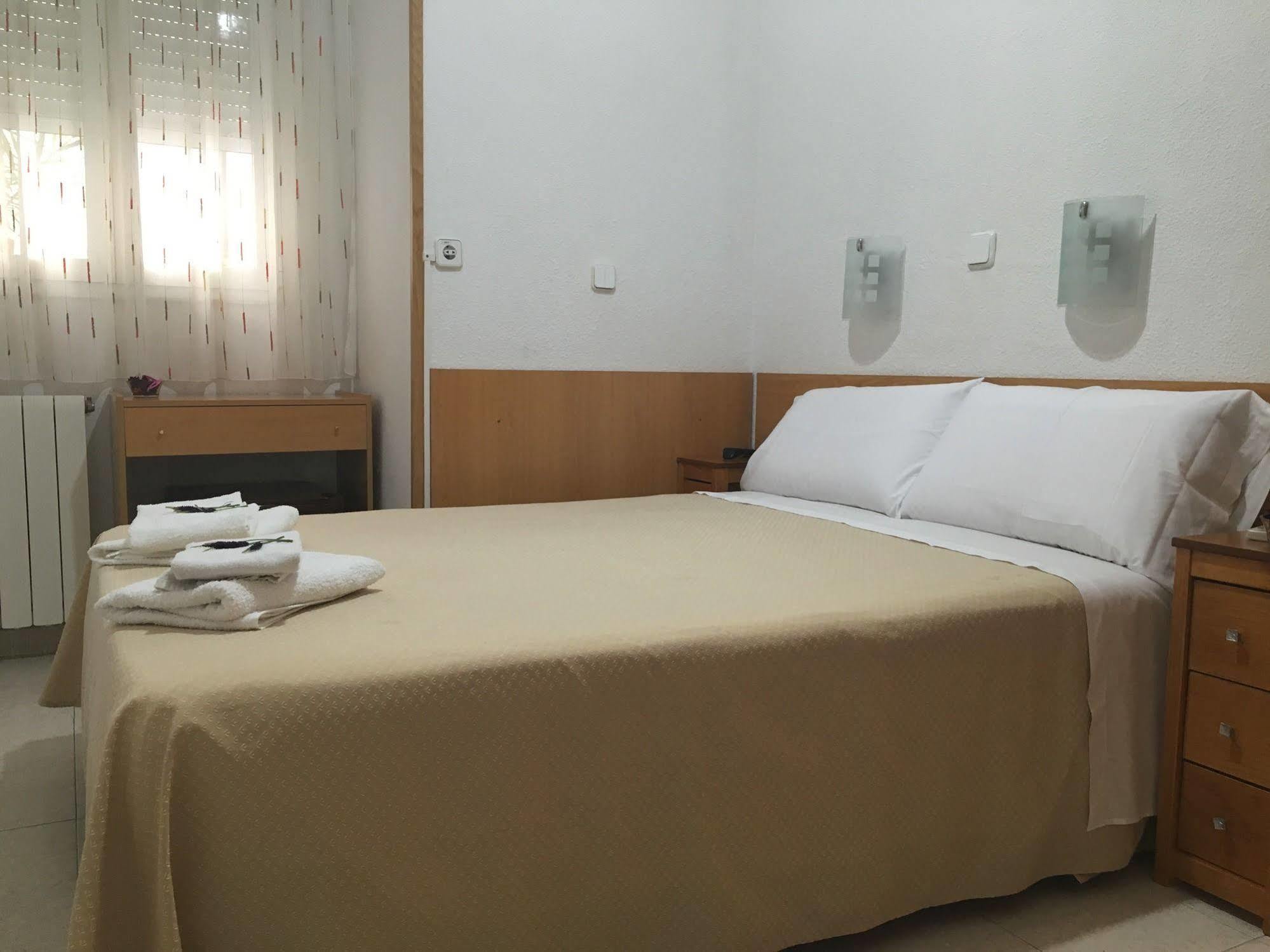 Hostal R. Lido Μαδρίτη Εξωτερικό φωτογραφία